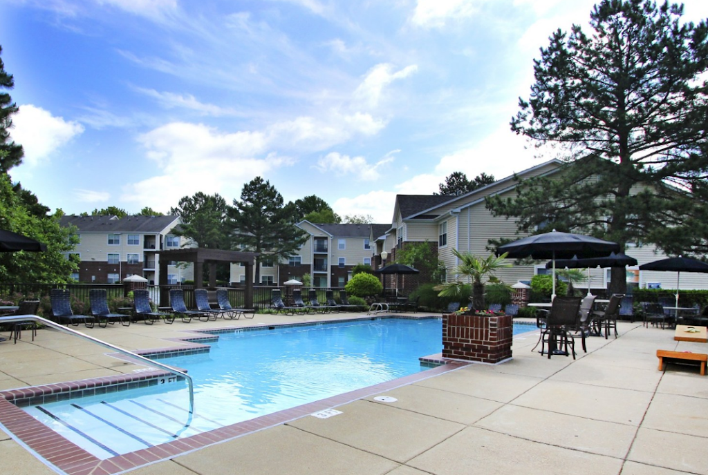 Silver Hill at Arboretum Apartments | 101 Arboretum Way, Newport News, VA 23602, USA | Phone: (757) 693-6614