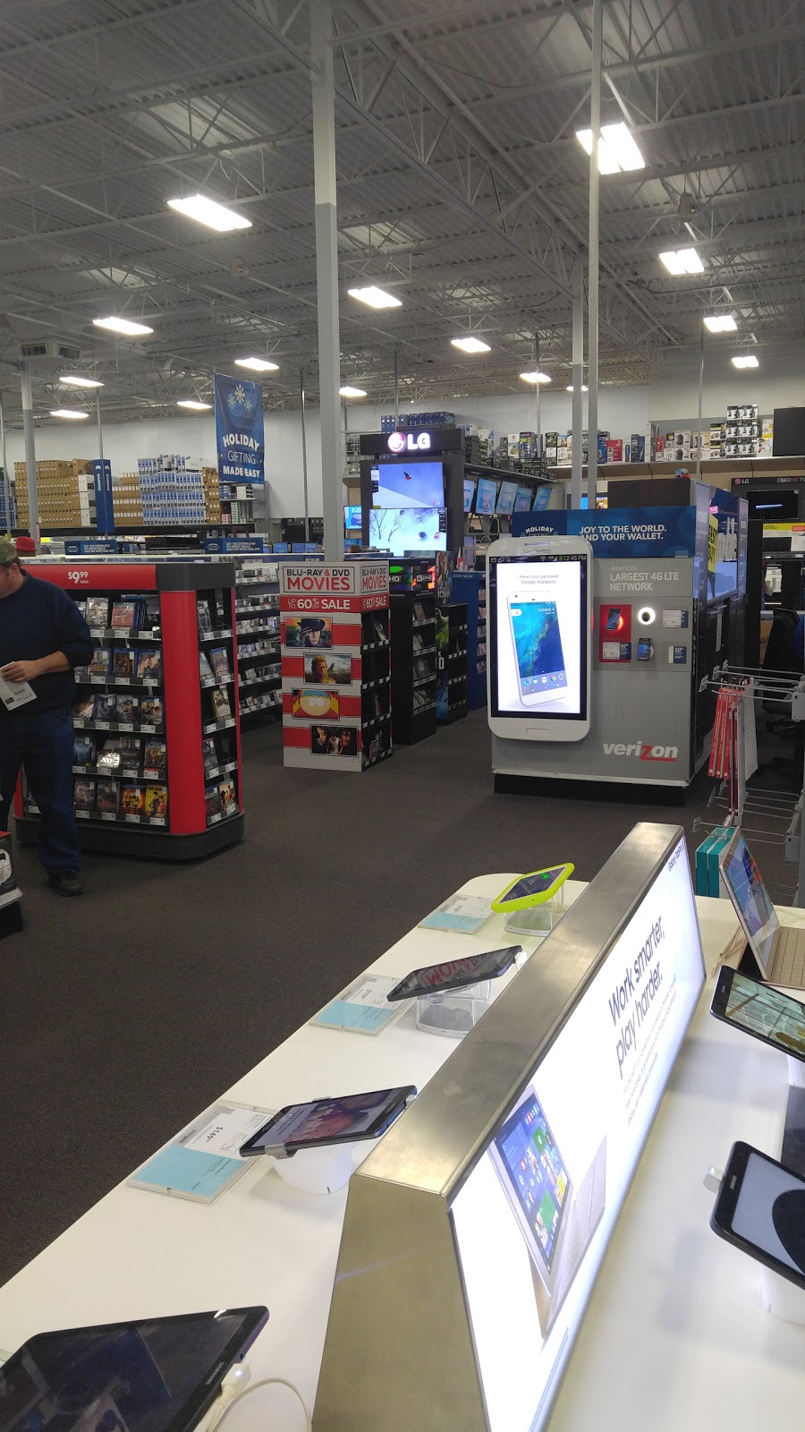 Best Buy | N94 W16855, Falls Pkwy, Menomonee Falls, WI 53051, USA | Phone: (262) 255-2972