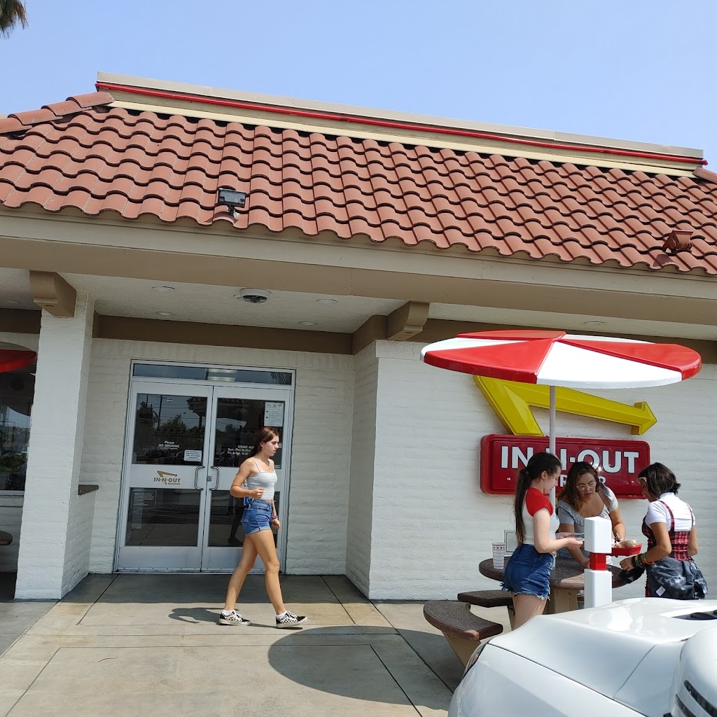 In-N-Out Burger | 7926 Valley View St, Buena Park, CA 90620, USA | Phone: (800) 786-1000