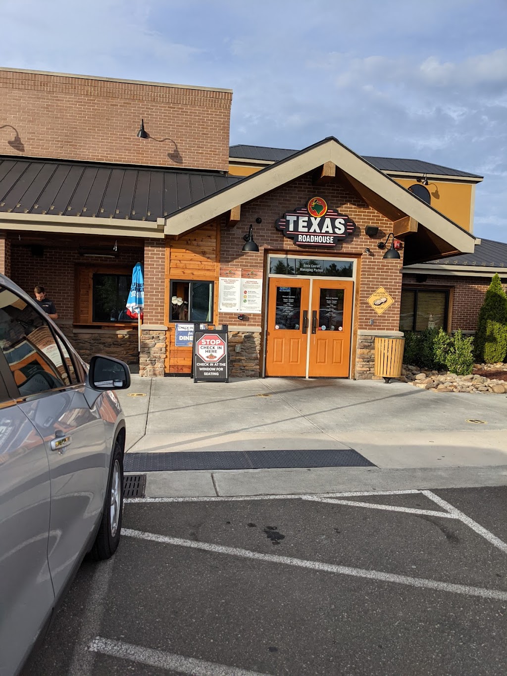 Texas Roadhouse | 201 Grand Hill Pl, Holly Springs, NC 27540, USA | Phone: (919) 577-1900