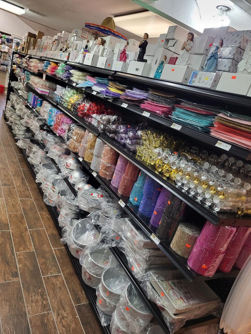 Lauras Party and Cake Supplies | 2207 N Beach St, Haltom City, TX 76111, USA | Phone: (817) 420-6159