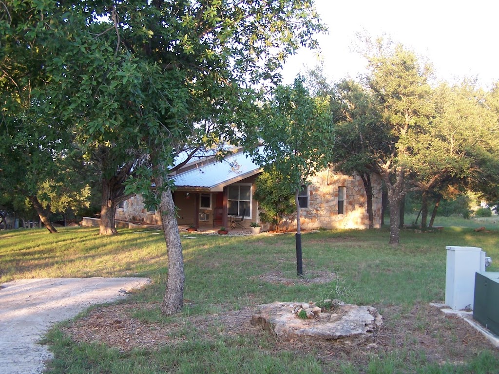 Spicewood Cottage | 1100 Rustic Ln, Spicewood, TX 78669, USA | Phone: (512) 627-5886