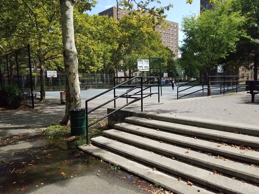 Van Dyke Playground | Dumont Ave. &, Powell St, Brooklyn, NY 11212, USA | Phone: (212) 639-9675