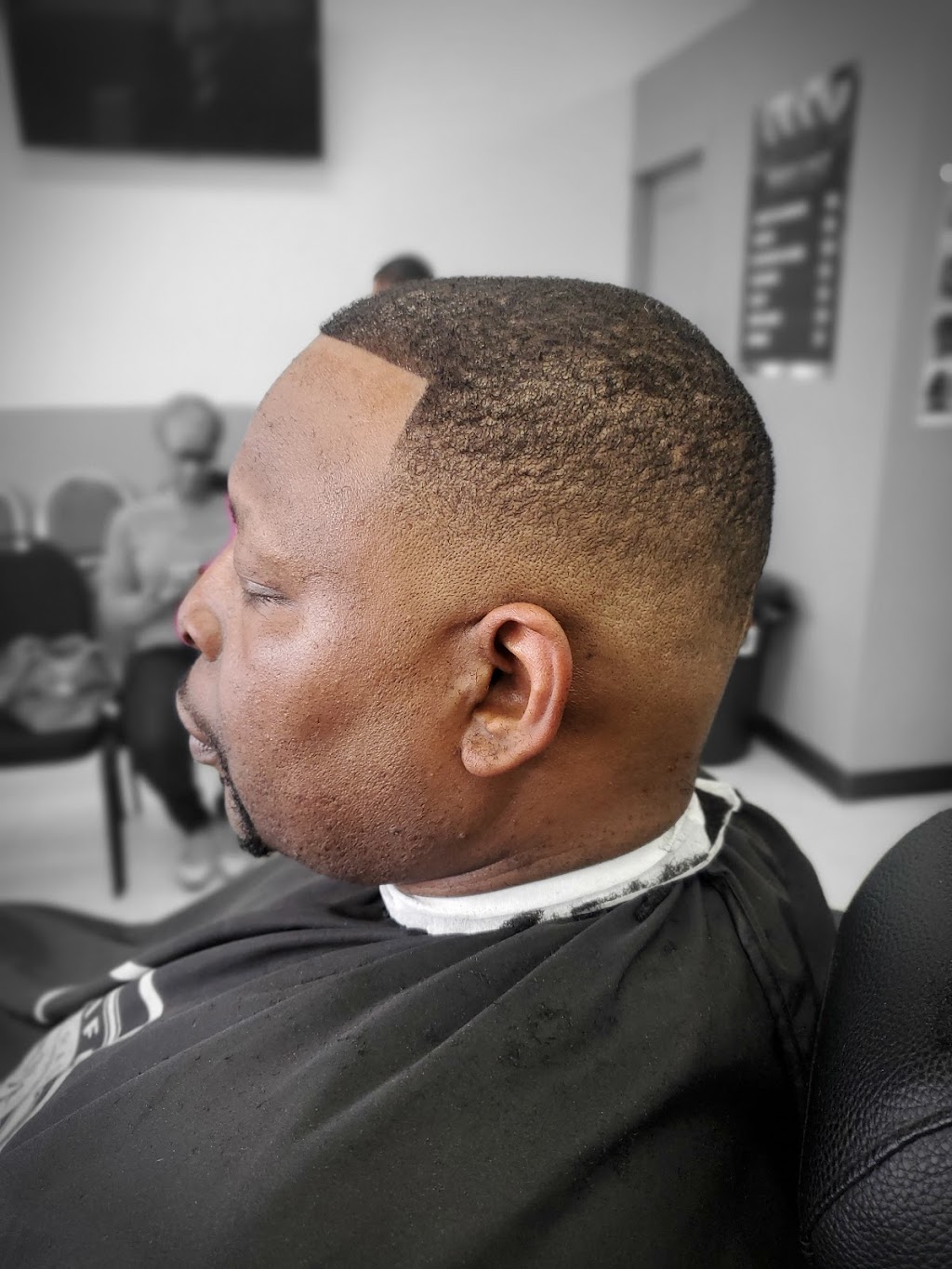 Top Dawg Barber Shop | 220 E Southern Ave, Phoenix, AZ 85040, USA | Phone: (602) 293-3980