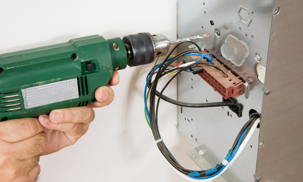 Electrician Pros Modesto | 817 Westwood Ave, Modesto, CA 95350, USA | Phone: (209) 553-3860