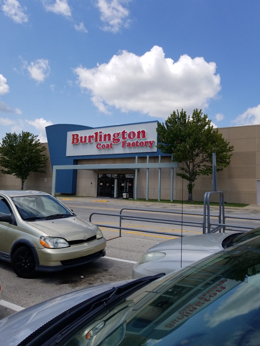 Burlington | 20030 W 151st St, Olathe, KS 66061, USA | Phone: (913) 768-7600