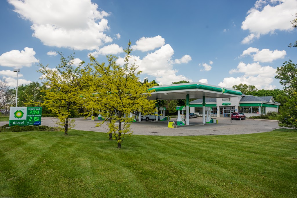 Dixie Hwy BP | 8500 Dixie Hwy, City of the Village of Clarkston, MI 48348, USA | Phone: (248) 625-1704