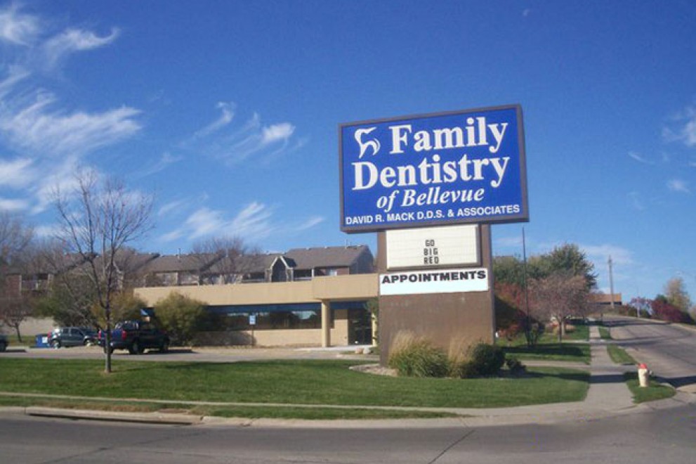 Family Dentistry of Bellevue: Mack David R DDS | 11536 S 31st St, Bellevue, NE 68123, USA | Phone: (402) 291-4468