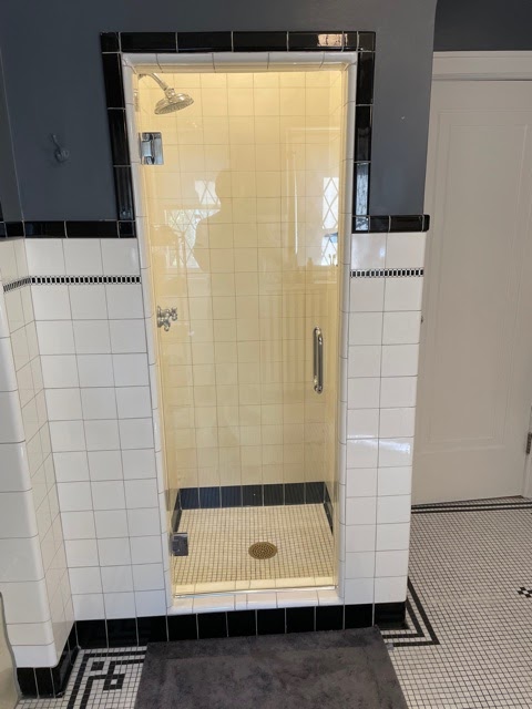 Kettle Moraine Glass & Shower Door | 3800 S River Rd, West Bend, WI 53095, USA | Phone: (262) 674-1900