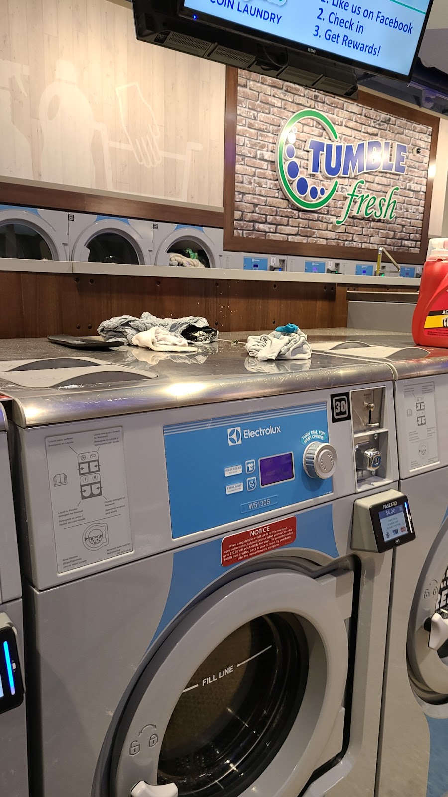 Tumble Fresh Coin Laundry | 6023 N 42nd Ave, Crystal, MN 55422, USA | Phone: (651) 666-3982