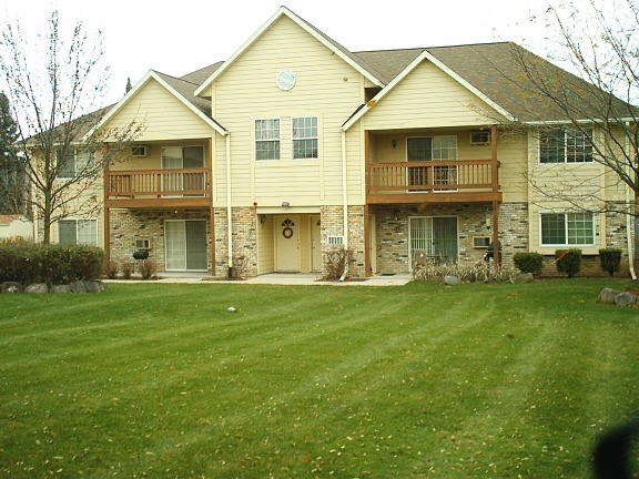 Arbor Heights Apartments | 1900-1916 E Racine St, Janesville, WI 53545, USA | Phone: (630) 546-8464