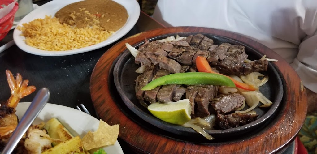 Lunas Mexican Restaurant | 704 W Parkwood Ave, Friendswood, TX 77546, USA | Phone: (281) 992-4790