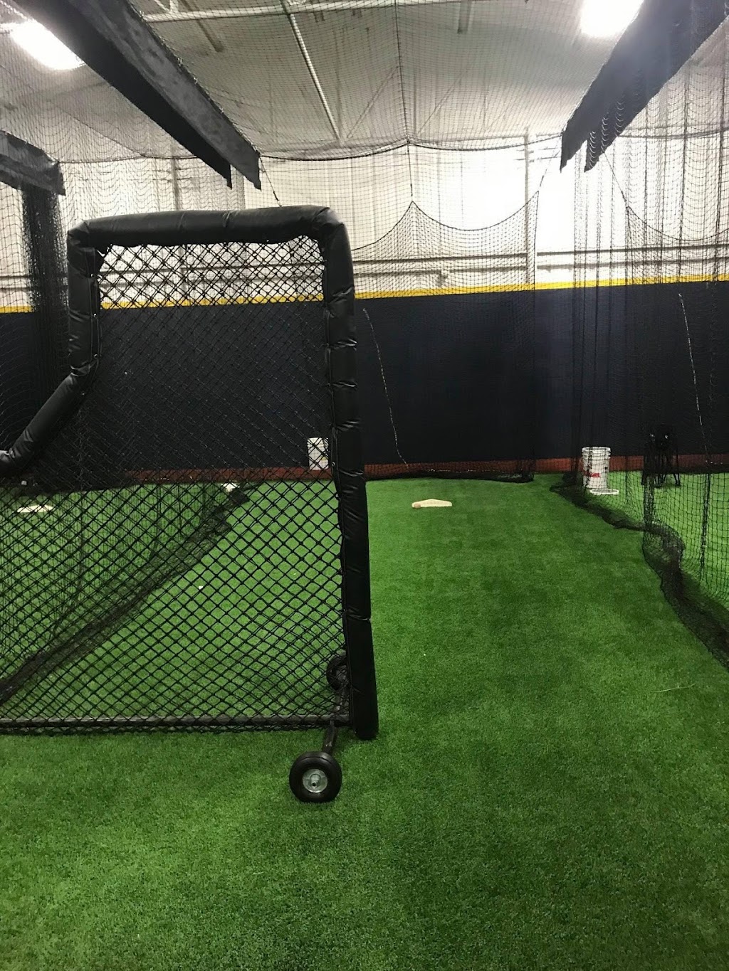 The Sports Hangar | 800 Topeka Ave, Justin, TX 76247, USA | Phone: (940) 648-1500