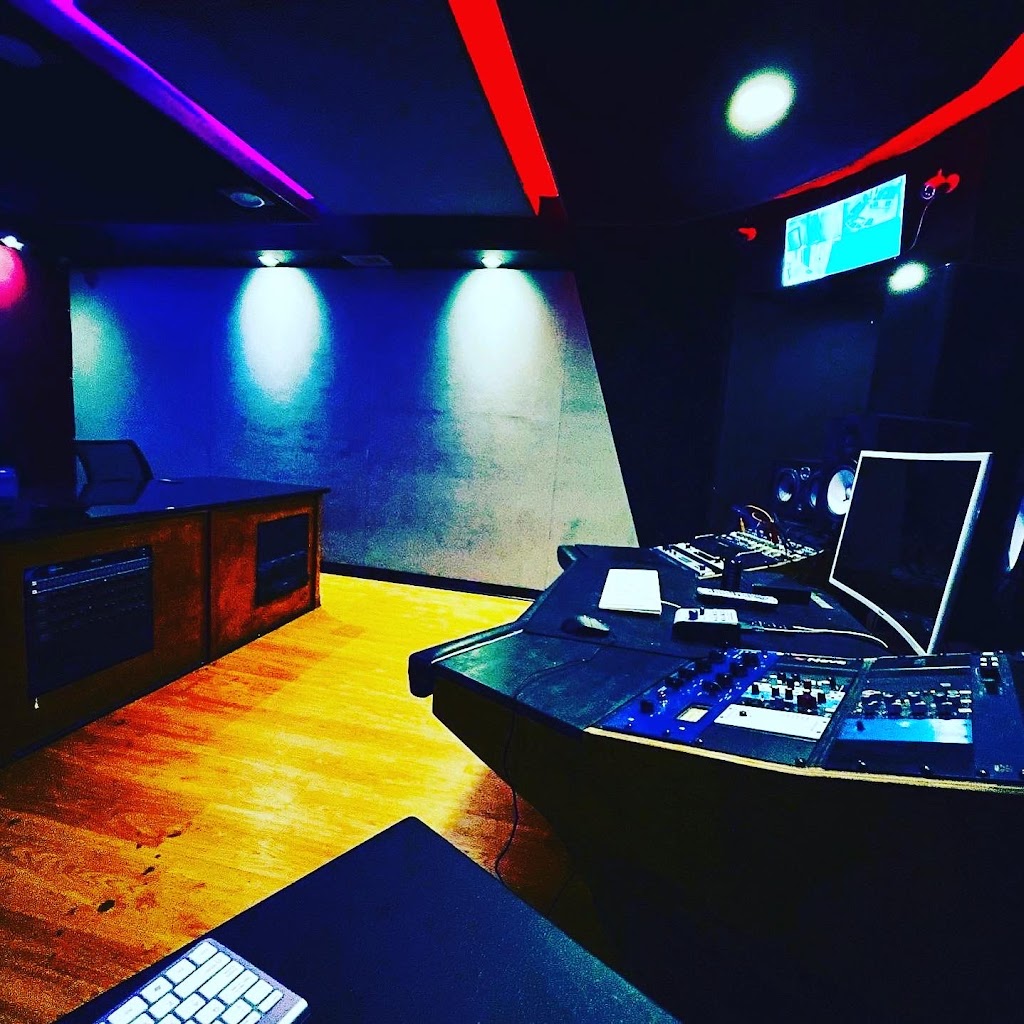 De3 Recording Studios | 2220 Atlanta Rd SE suite 121, Smyrna, GA 30080, USA | Phone: (404) 468-4308