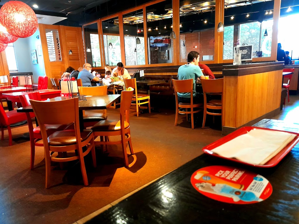 Red Robin Gourmet Burgers and Brews | 450 Harmon Meadow Blvd, Secaucus, NJ 07094, USA | Phone: (201) 471-9795