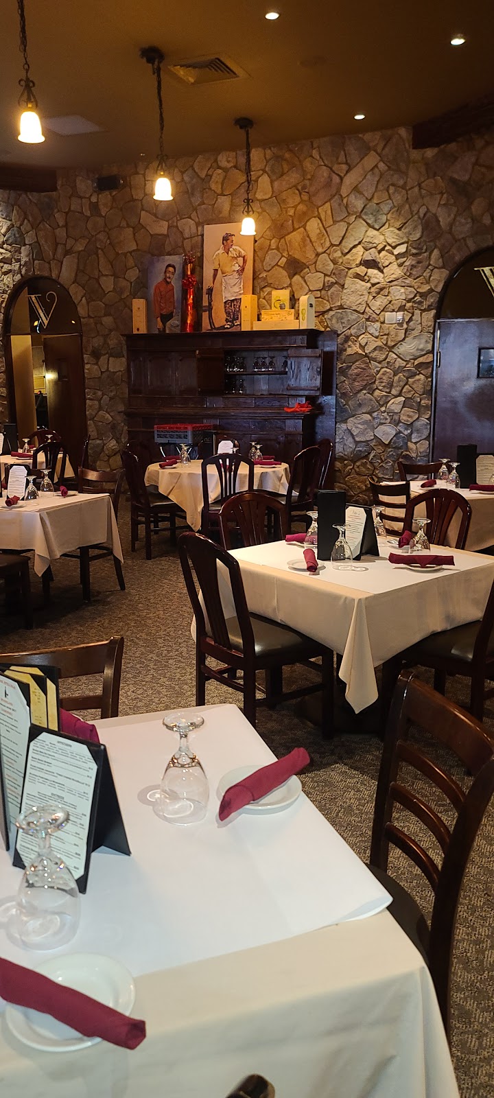 Vitos Italian Restaurant | 116 Bartram Oaks Walk #101, Jacksonville, FL 32259, USA | Phone: (904) 429-3868