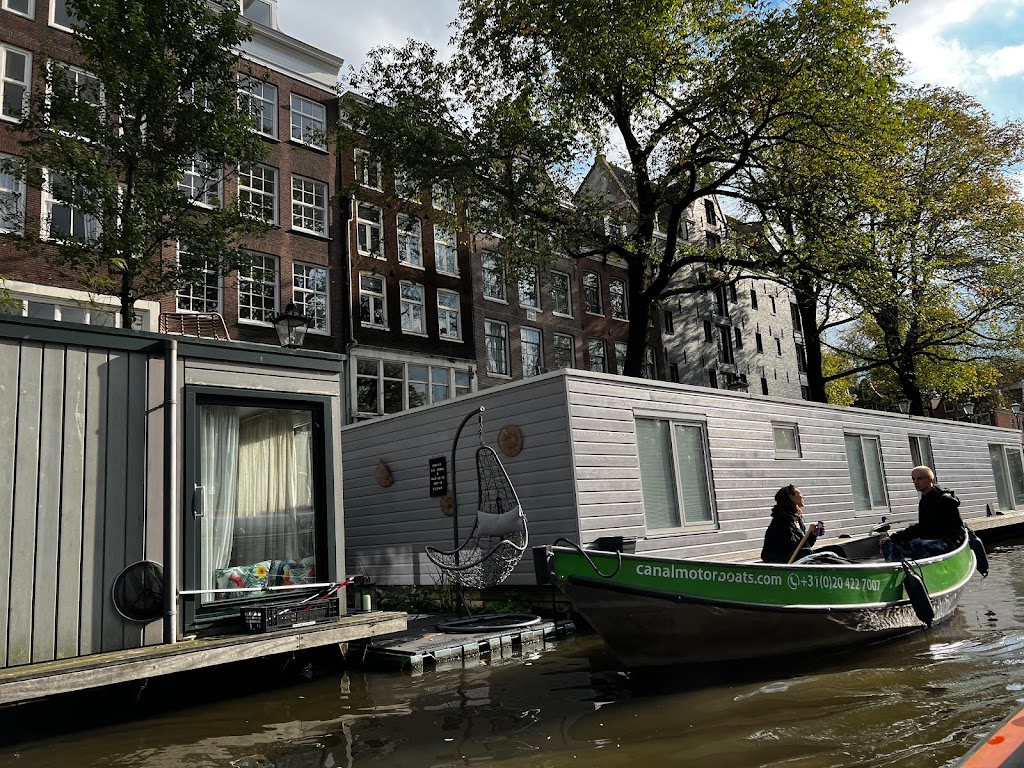 Lovers Canal Cruises Amsterdam | Prins Hendrikkade 20B, 1012 TL Amsterdam, Netherlands | Phone: 020 214 3111