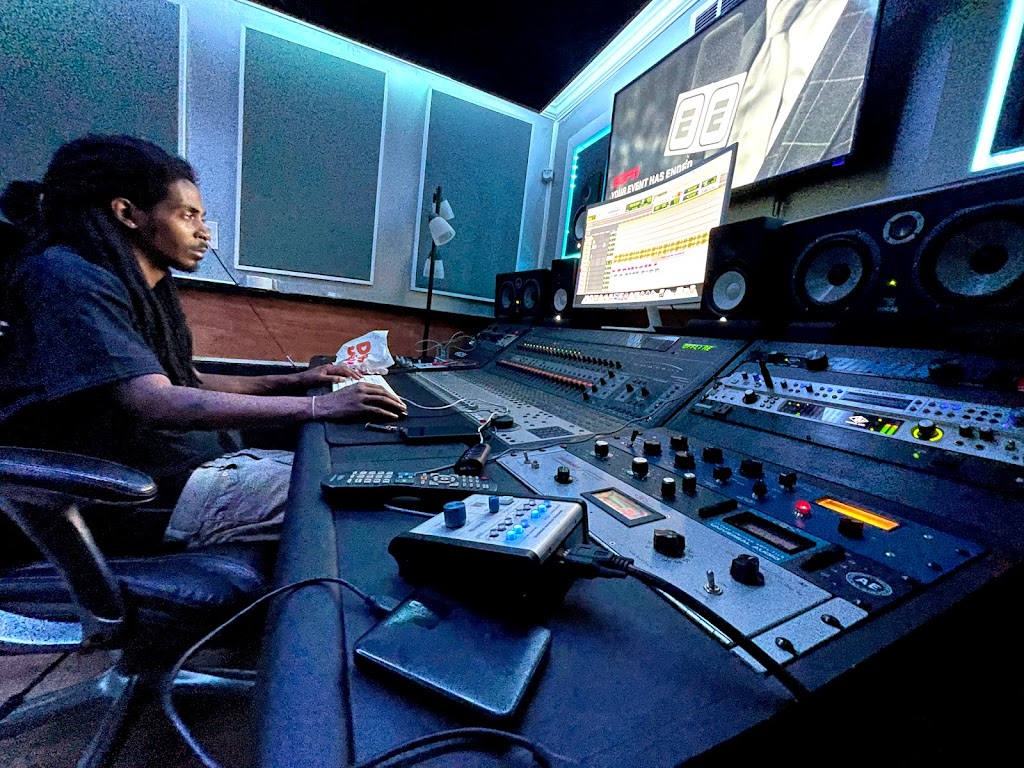 De3 Recording Studios | 2220 Atlanta Rd SE suite 121, Smyrna, GA 30080, USA | Phone: (404) 468-4308