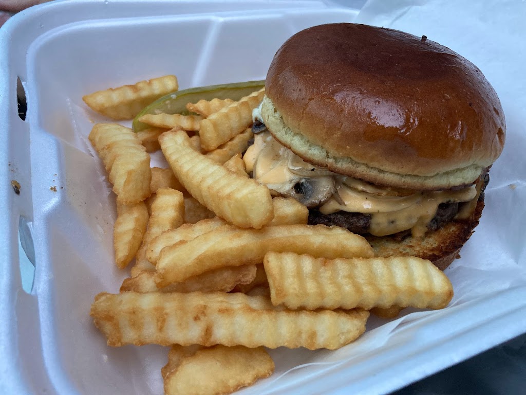 Barrel Burgers | 3200 Yankee Rd, Middletown, OH 45044, USA | Phone: (513) 643-3200