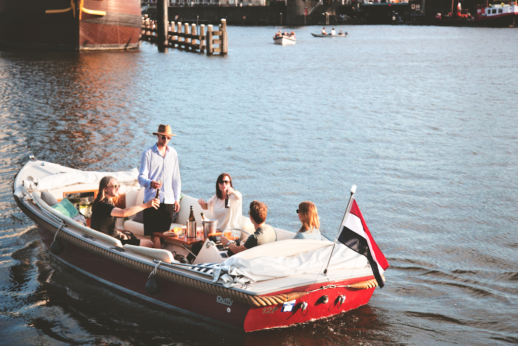 Boat Rental Amsterdam - Boatnow | Nieuwezijds Voorburgwal 334, 1012 RV Amsterdam, Netherlands | Phone: 06 52000201