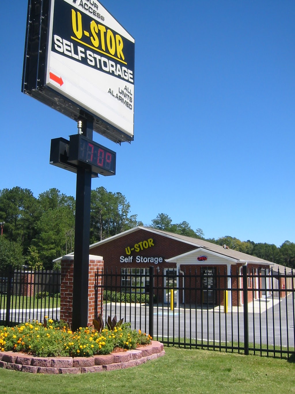 U-STOR Self Storage | 4100 Rayloc Dr SW, Atlanta, GA 30336, USA | Phone: (404) 472-1051