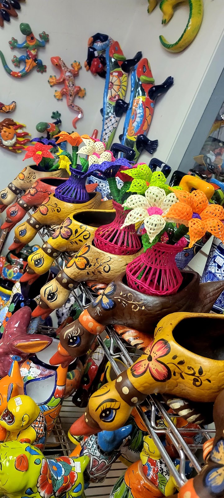 Rosas Pottery & More | 910 E Road to Six Flags St, Arlington, TX 76011, USA | Phone: (682) 559-0081