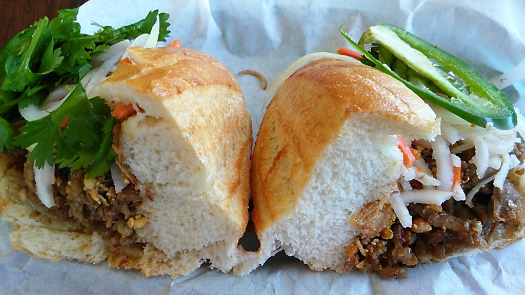 Hướng Lan Sandwiches | 10145 Folsom Blvd, Rancho Cordova, CA 95670, USA | Phone: (916) 917-5553