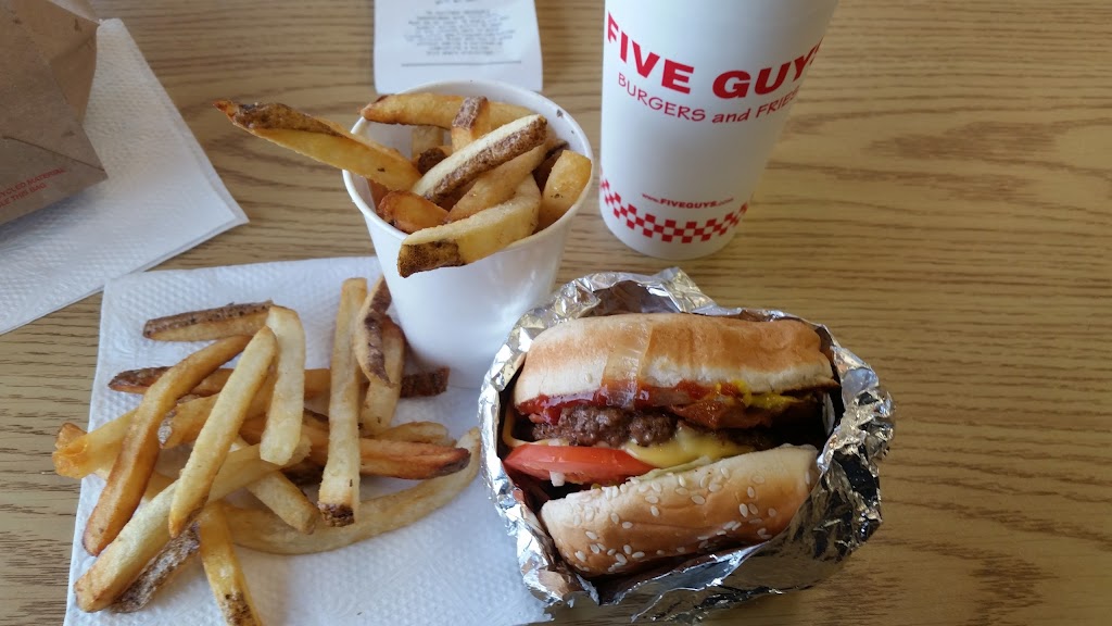 Five Guys | 12475 Riverdale Blvd NW, Coon Rapids, MN 55433, USA | Phone: (763) 208-1106