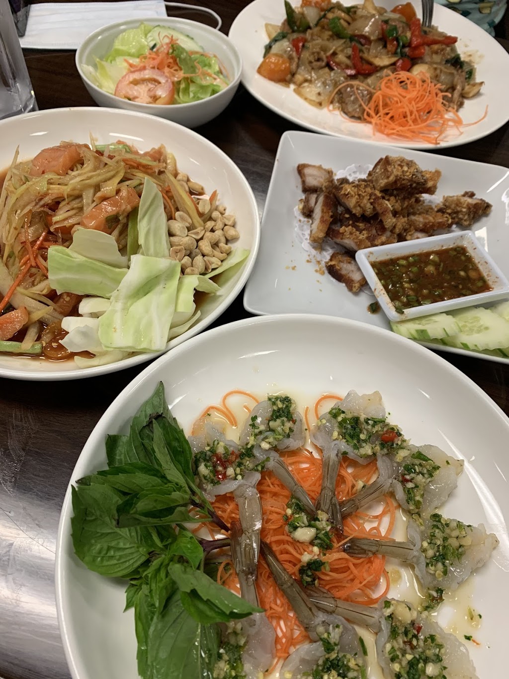 Asiannights Lao-Thai Cuisine & Bar | 2905 N Beach St, Fort Worth, TX 76111, USA | Phone: (682) 841-1116