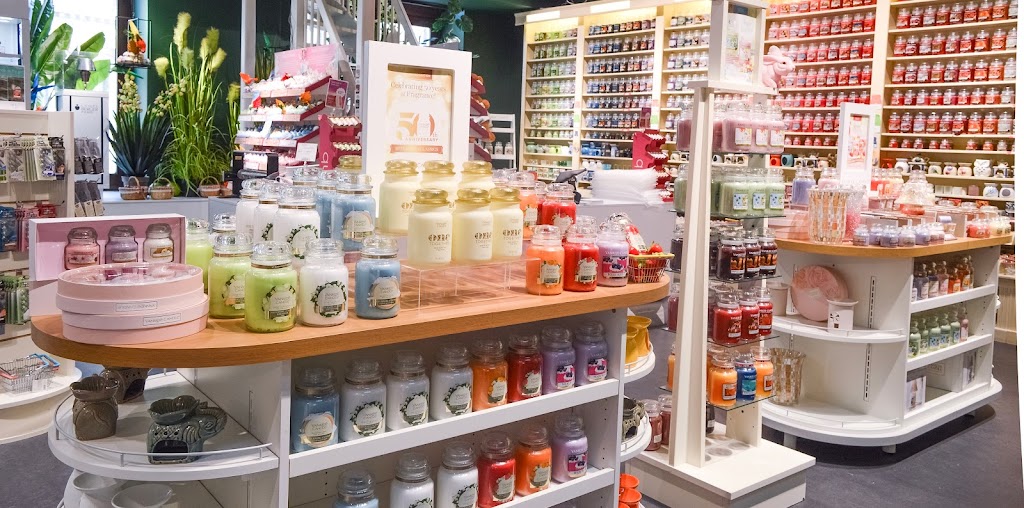 aroma Plaza | Nieuwezijds Voorburgwal 182, 1012 SJ Amsterdam, Netherlands | Phone: 06 46446901