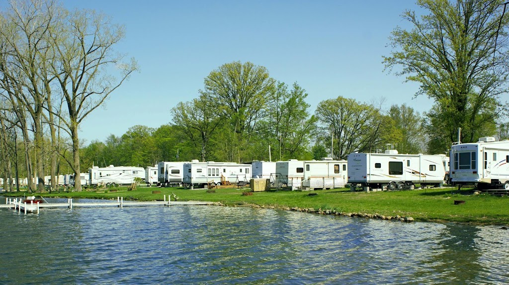 Davis Lakeside Campground | 7209 E Harrold Rd, Churubusco, IN 46723, USA | Phone: (260) 602-9414