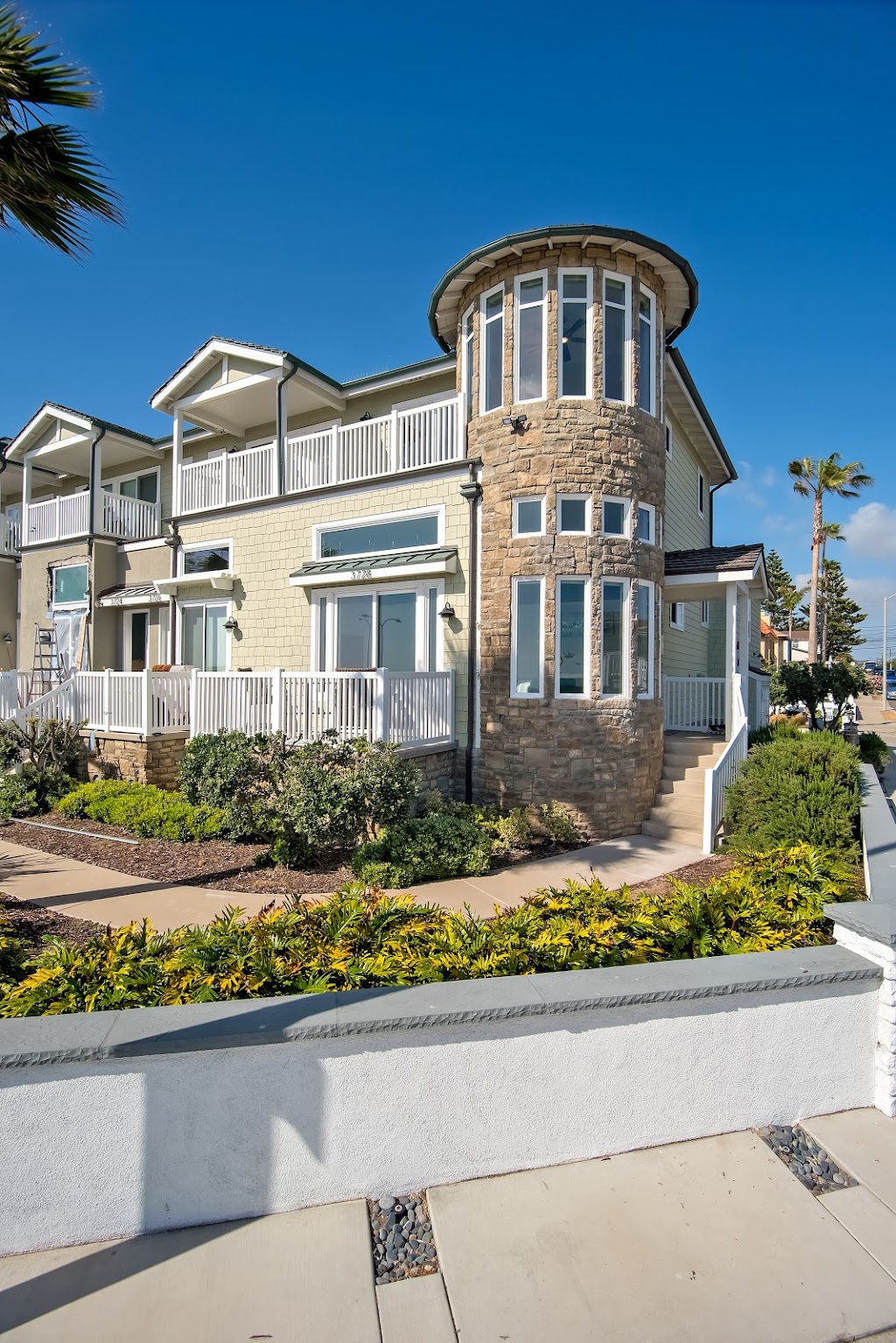 3728 Carlsbad Beach Condo | 3728 Carlsbad Blvd, Carlsbad, CA 92008, USA | Phone: (760) 613-9336