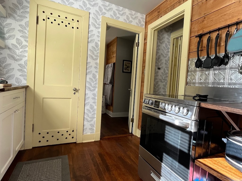 Mountain Paradise Cottage at the Historic Maytag House | 301 W Gunnison Ave, Woodland Park, CO 80863, USA | Phone: (303) 638-4355