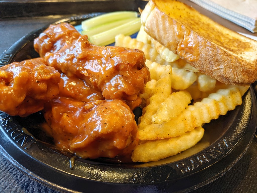 Zaxbys Chicken Fingers & Buffalo Wings | 6120 College Dr, Suffolk, VA 23435, USA | Phone: (757) 335-7111