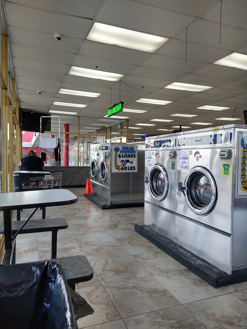 COIN Less LAUNDRY | 827 W Indian School Rd, Phoenix, AZ 85013, USA | Phone: (866) 310-1313