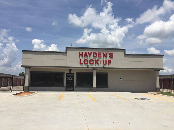 Haydens Lock-Up of Choctaw | 11825 SE 15th St, Midwest City, OK 73130, USA | Phone: (405) 431-0185