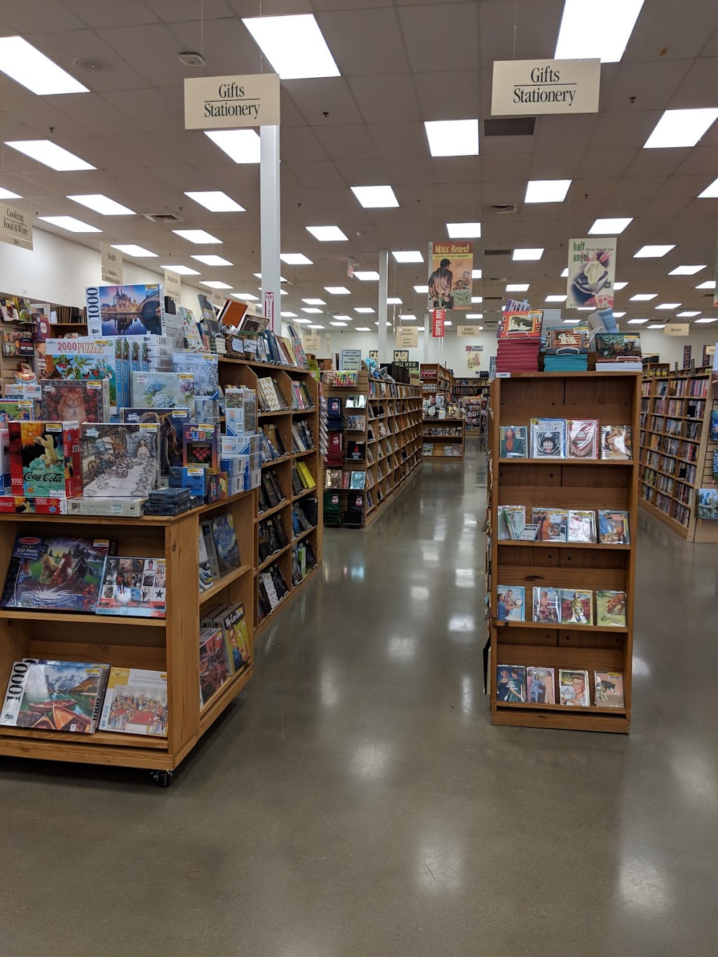 Half Price Books | 4999 Houston Rd, Florence, KY 41042, USA | Phone: (859) 283-0546