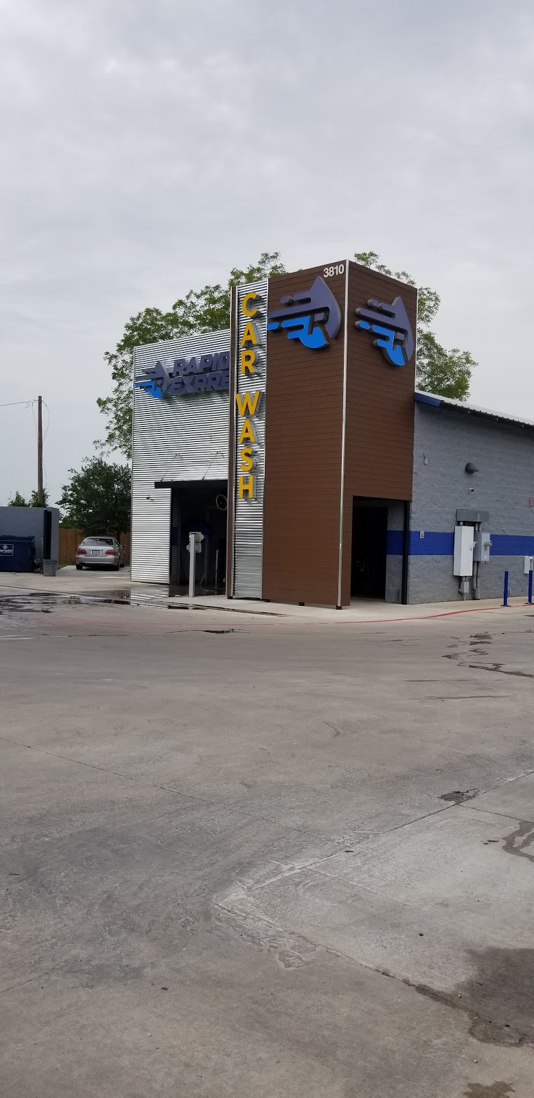 Rapid Express Car Wash - Taylor | 3810 N Main St, Taylor, TX 76574, USA | Phone: (512) 352-6736