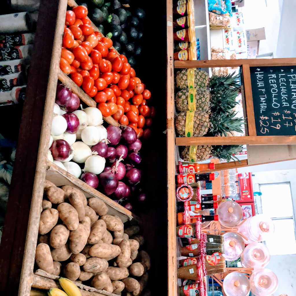 Carniceria, cervecería, abarrotes, Mercado Itzel | Calle Jacinto 1126, La Morita, 22245 Tijuana, B.C., Mexico | Phone: 664 524 1635