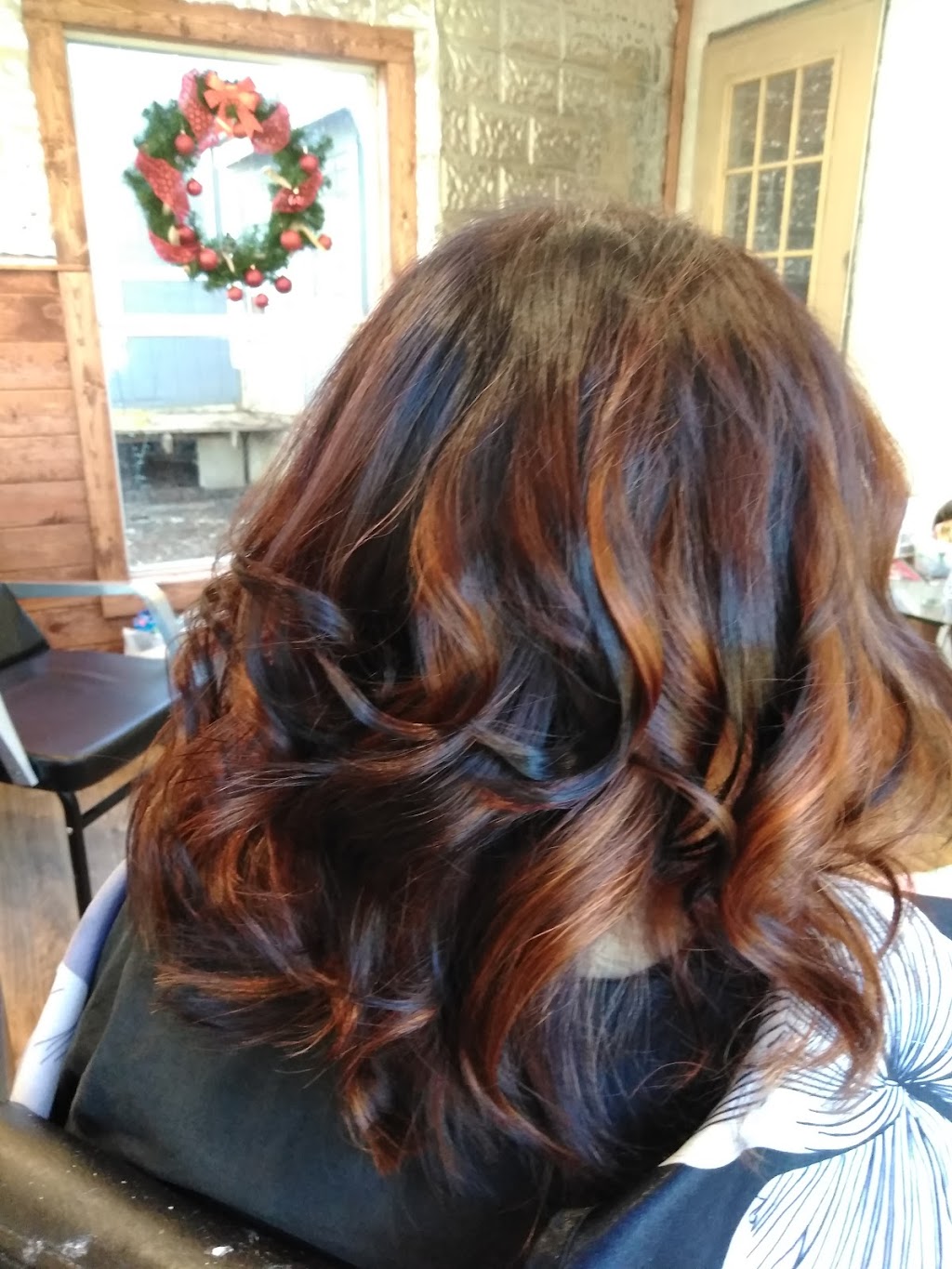 Southern Roots Salon | 491 Old San Antonio Rd, Dale, TX 78616, USA | Phone: (512) 516-7470