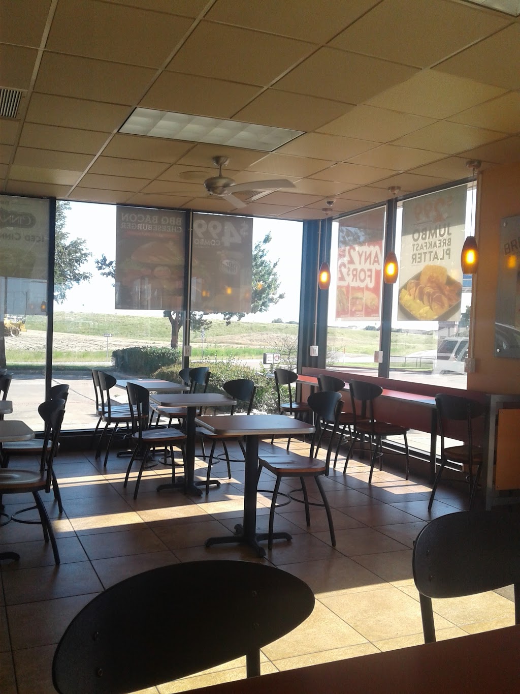 Jack in the Box | 110 W Katherine P Rains Dr, Cleburne, TX 76033, USA | Phone: (817) 202-0145