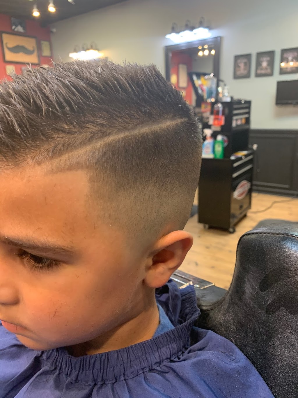 Elegant Gents Barbershop | 45751 Mound Rd, Shelby Township, MI 48317, USA | Phone: (586) 737-7901