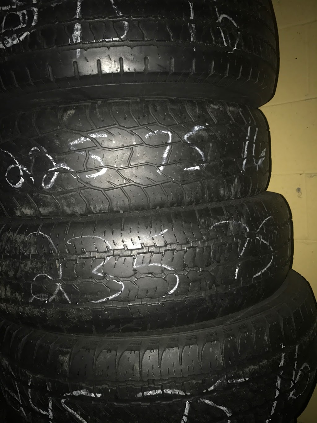 Tire Wholesale Queen | 2160 Dunn Ave, Memphis, TN 38114, USA | Phone: (901) 805-4777