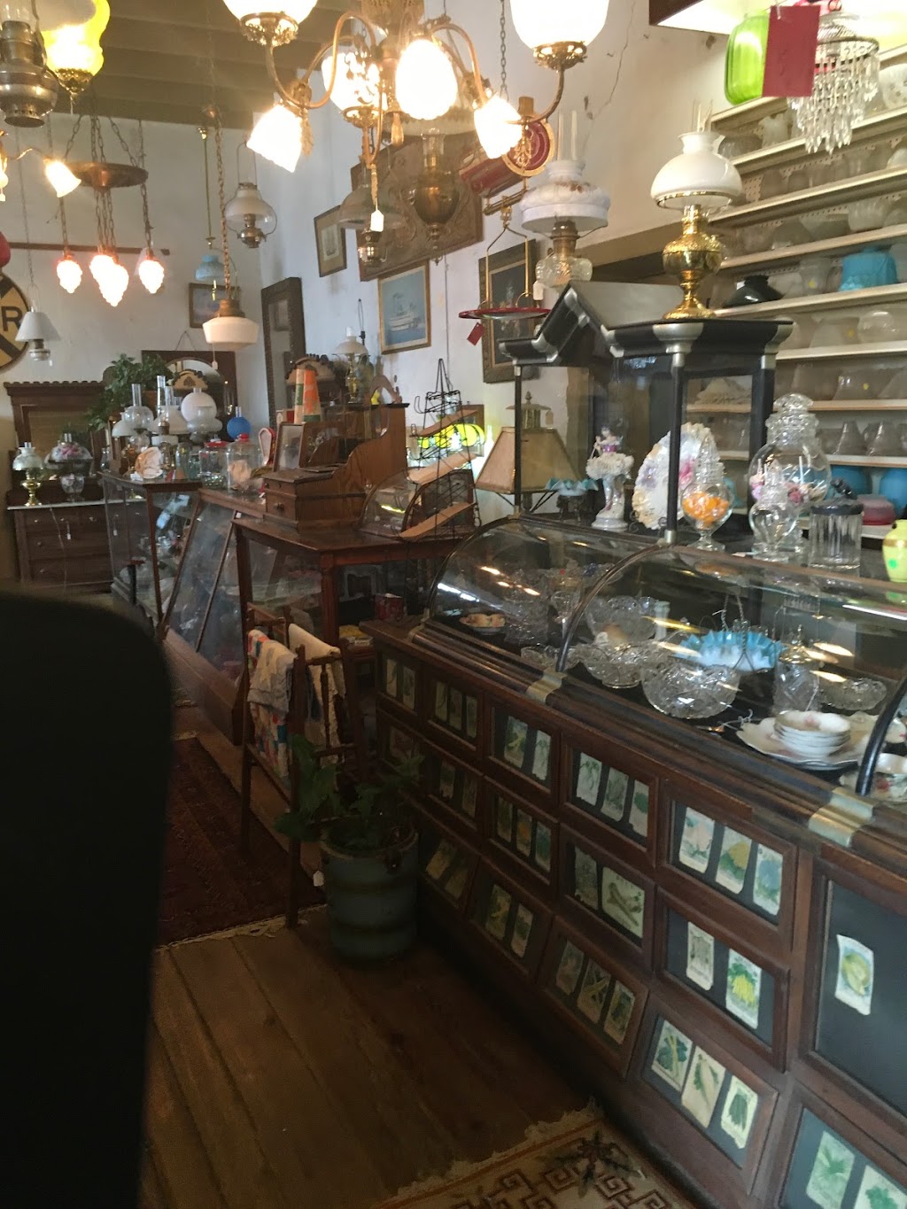 Curious Interests Antiques | 515 Madrid St, Castroville, TX 78009, USA | Phone: (210) 863-6747