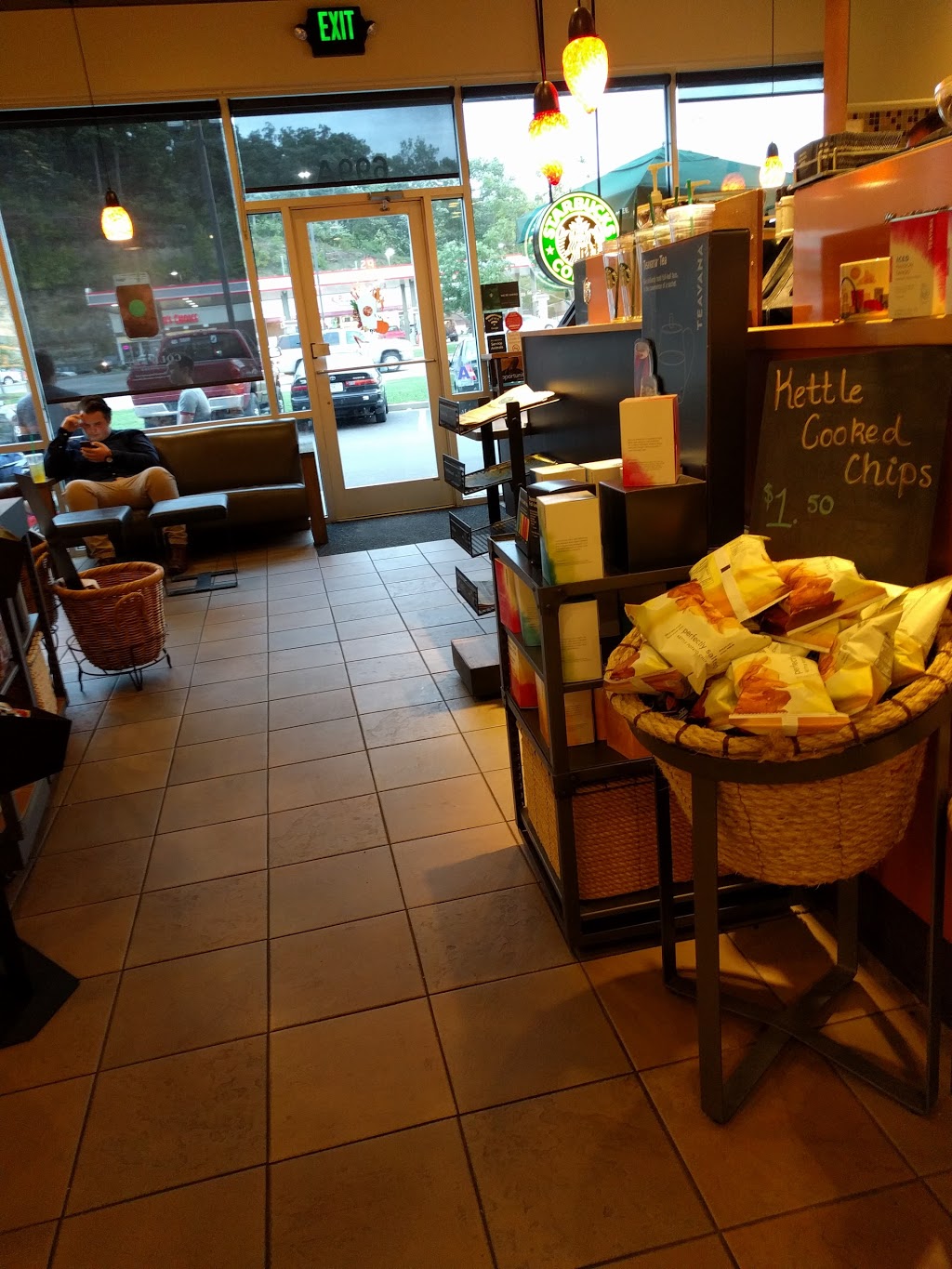 Starbucks | 699 Gravois Bluffs Blvd #101, Fenton, MO 63026, USA | Phone: (636) 326-2437