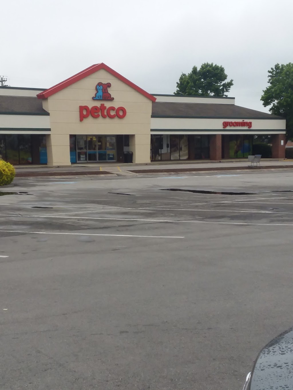 Petco | 1418 W Main St Suite H-K, Lebanon, TN 37087, USA | Phone: (615) 547-1533