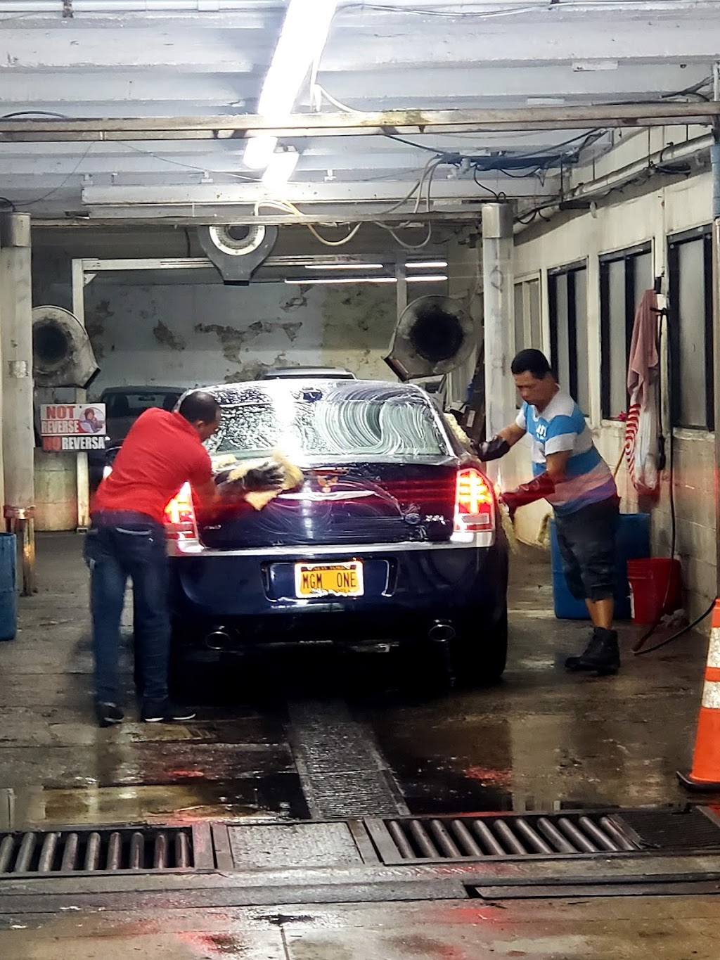 Hand Car Wash | 284 Dyckman St, New York, NY 10034, USA | Phone: (212) 304-1568