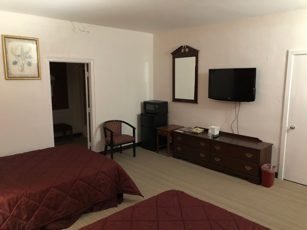 Travel Inn | 3500 W Main St, Danville, VA 24541, USA | Phone: (434) 799-4600