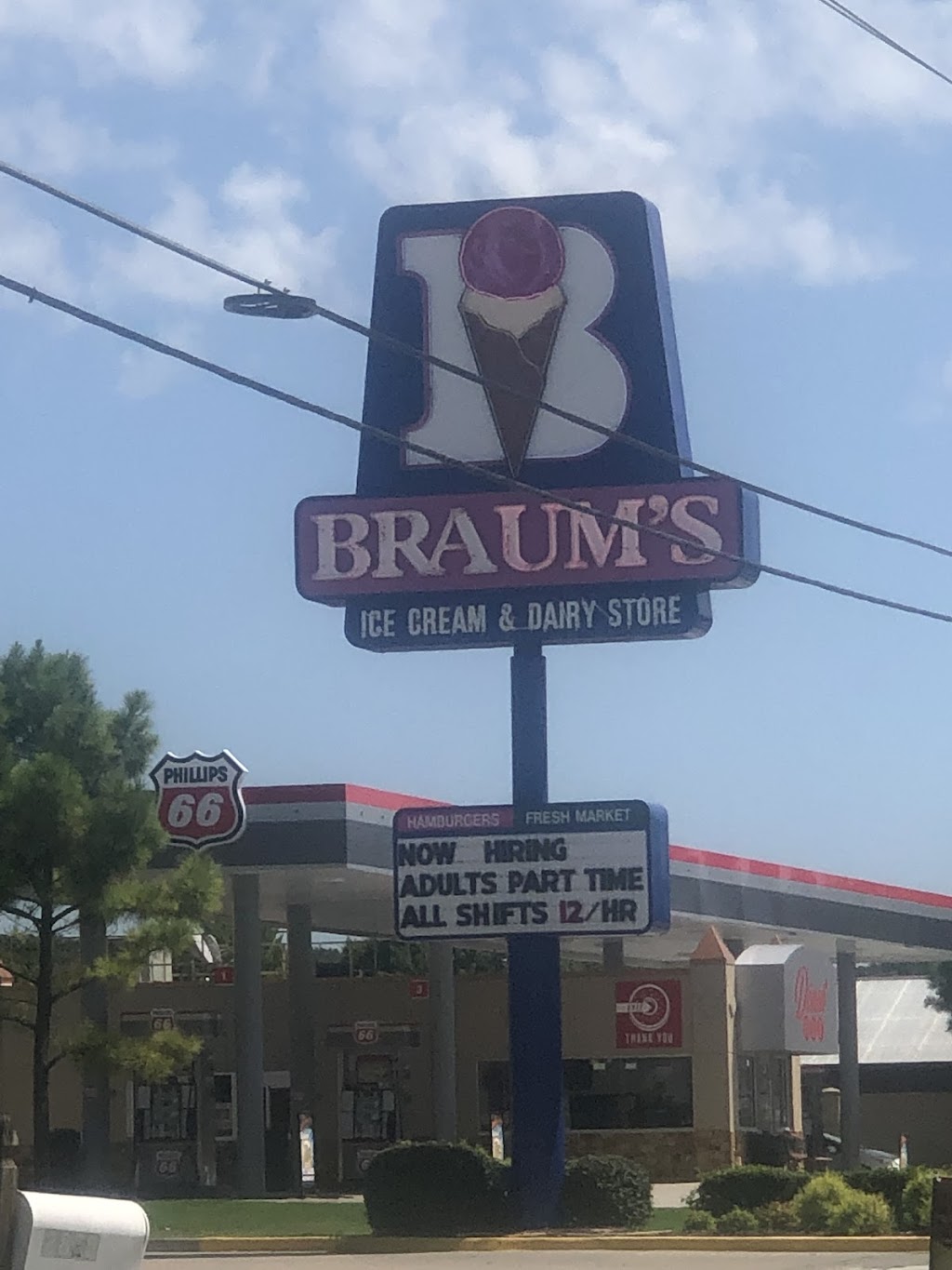 Braums Ice Cream & Dairy Store | 2825 E 101st St, Tulsa, OK 74137, USA | Phone: (918) 296-9120