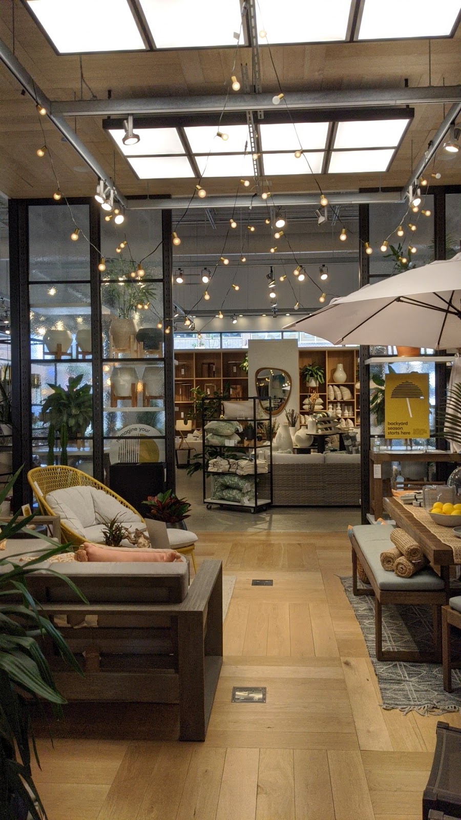 west elm | 411 Park Ave Ste 135, Beachwood, OH 44122, USA | Phone: (216) 378-9220